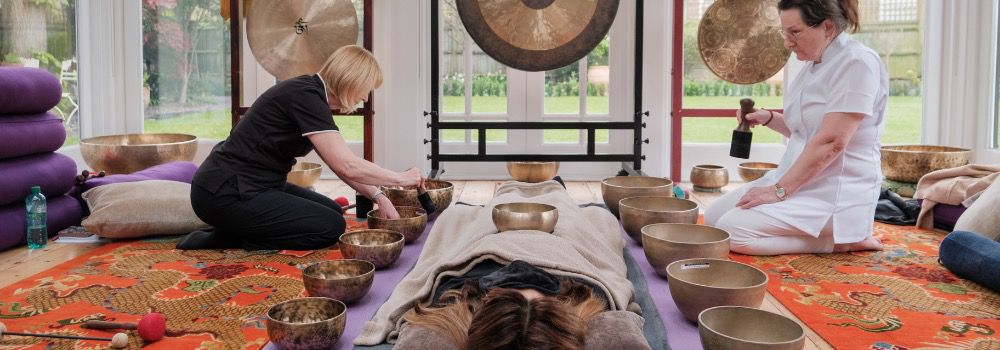 Crystal Singing Bowls vs Tibetan Singing Bowls | Shin Healing